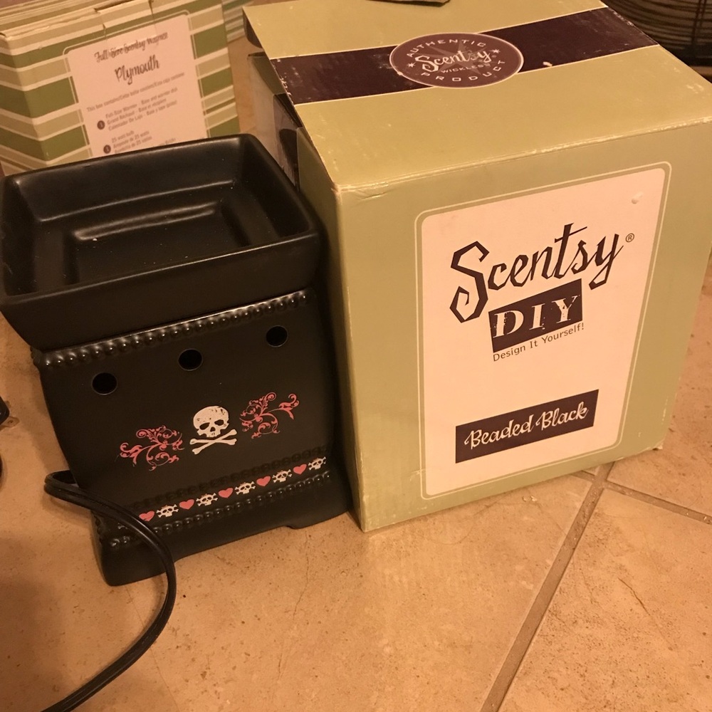 Scentsy DIY Skull Black Wax Warmer